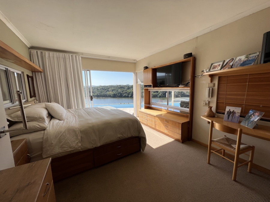 6 Bedroom Property for Sale in Bonza Bay Eastern Cape